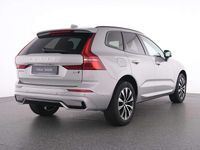Gebraucht Volvo XC60 Plus 197 PS (144 kW) 2023 Silber silver dawn / metallic SUV