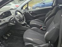 Gebraucht Peugeot 208 82 PS (60 kW) 2012 Schwarz Kleinwagen