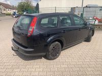Second-hand Ford Focus Ambiente 101 CP (74 kW) 2007 Negru Break