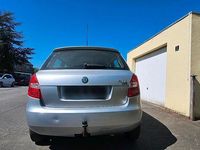 Second-hand Skoda Fabia 60 CP (44 kW) 2011 Argintiu Berlinǎ