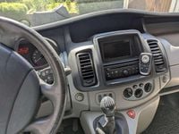 Second-hand Opel Vivaro 114 CP (83 kW) 2012 Alb Monovolum