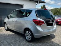 Gebraucht Opel Meriva Innovation 101 PS (74 kW) 2010 Silber Van / Kleinbus
