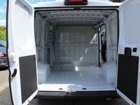 Gebraucht Opel Movano 120 PS (88 kW) 2024 Weiß Van