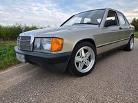 Gebraucht Mercedes 190 113 PS (83 kW) 1985 Silber Limousine
