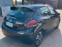 Gebraucht Peugeot 208 75 PS (55 kW) 2017 Schwarz Kleinwagen