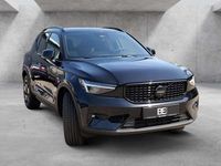 Neu Volvo XC40 Plus 197 PS (144 kW) 2025 Onyx schwarz SUV