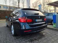 Gebraucht BMW 320 Sport Line 184 PS (135 kW) 2014 Blau Kombi