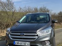 Gebraucht Ford Kuga Titanium 150 PS (110 kW) 2018 Grau SUV