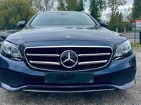 Gebraucht Mercedes E220 194 PS (142 kW) 2019 Blau Kombi