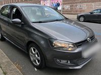 Usado VW Polo 70 HP (51 kW) 2012 Cinzento Citadino