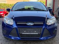 Gebraucht Ford Focus Ambiente 101 PS (74 kW) 2014 Blau Limousine