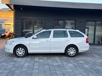 gebraucht Skoda Octavia Combi Ambiente 1.6 TDi Schiebedach AHK