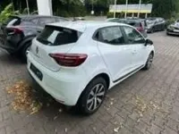 Gebraucht Renault Clio Equilibre 67 PS (49 kW) 2023 Arktisweiß Kleinwagen