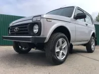 Neu Lada niva 83 PS (61 kW) 2026 Silber SUV