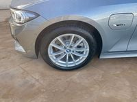 Gebraucht BMW 330e 292 PS (214 kW) 2022 Skyscraper grau metallic Limousine
