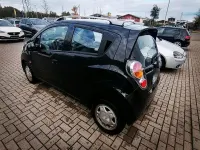 Gebraucht Chevrolet Spark 82 PS (60 kW) 2010 Schwarz Kleinwagen