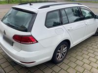Używany VW Golf VII 150 KM (110 kW) 2019 Biały Kombi
