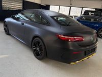 Gebraucht Mercedes E200 AMG 184 PS (135 kW) 2017 Silber Coupé