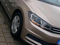 Gebraucht VW Touran 116 PS (85 kW) 2018 Gold Van / Kleinbus