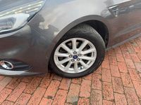 Gebraucht Ford S-MAX Titanium 179 PS (131 kW) 2017 Grau Van / Kleinbus