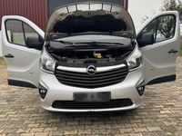 Gebraucht Opel Vivaro 145 PS (106 kW) 2016 Silber Van / Kleinbus