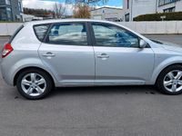 Usata Kia Ceed 116 CV (85 kW) 2011 Argento Utilitaria