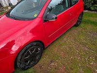 Gebraucht VW Golf V 110 PS (80 kW) 2004 Rot Kleinwagen