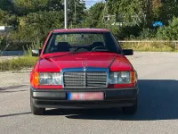 Gebraucht Mercedes E260 160 PS (117 kW) 1988 Rot Limousine