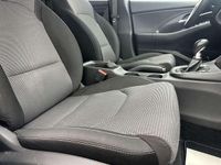 Gebraucht Hyundai i30 Pure 101 PS (74 kW) 2017 Rot metallic