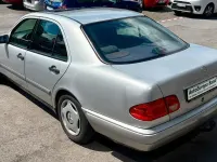 Brugt Mercedes E200 136 HK (100 kW) 1997 Sølv Sedan