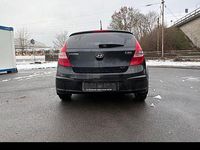 Gebraucht Hyundai i30 109 PS (80 kW) 2010 Schwarz Limousine