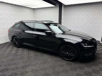Gebraucht Skoda Superb SportLine 190 PS (139 kW) 2019 Schwarzmagic perleffekt Kombi