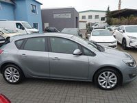 Gebraucht Opel Astra Active 140 PS (102 kW) 2013 Silber Limousine