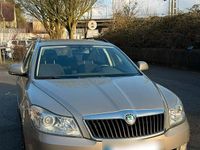Gebraucht Skoda Octavia 106 PS (77 kW) 2011 Silber Kombi