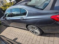 Gebraucht BMW 740 320 PS (235 kW) 2016 Grau Limousine