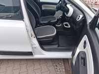 Gebraucht Renault Twingo Experience 69 PS (50 kW) 2016 Crystal weiss Kleinwagen