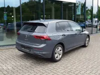 Gebraucht VW Golf VIII Life 150 PS (110 kW) 2023 Grau Limousine