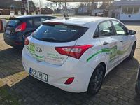 Gebraucht Hyundai i30 Style 99 PS (72 kW) 2013 Weiß Limousine