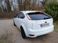 Używany Ford Focus 2010 Biały Sedan/Limuzyna