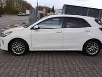 Gebraucht Kia Rio DREAM-TEAM Edition 101 PS (74 kW) 2017 Weiß Limousine