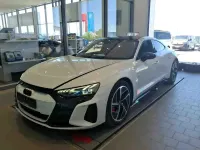 Gebraucht Audi e-tron GT quattro Ambiente 350 kW (476 PS) 2024 Suzukagrau metallic Limousine