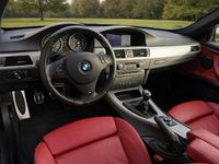 Gebraucht BMW 330 245 PS (180 kW) 2011 Weiß Coupé