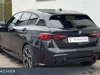 Neu BMW 120 Basis 170 PS (125 kW) 2025 Saphirschwarz metallic Kleinwagen