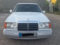 Gebraucht Mercedes E200 118 PS (86 kW) 1992 Weiß Limousine