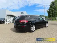 Gebraucht Ford Mondeo Titanium 150 PS (110 kW) 2017 Schwarz Kombi