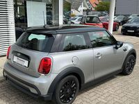 Używany Mini Cooper Classic 136 KM (100 kW) 2023 Srebrny Hatchback
