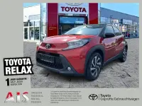 Gebraucht Toyota Aygo X Basis 72 PS (52 kW) 2023 Chili red perleffekt/ night sky black SUV