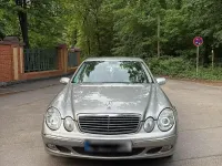 Używany Mercedes E320 204 KM (150 kW) 2005 Złoty Sedan/Limuzyna