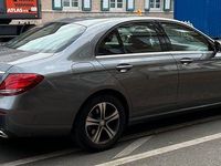 Gebraucht Mercedes E220 Exclusive 194 PS (142 kW) 2016 Grau Limousine