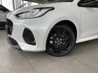 Neu Mazda 2 Homura-Line 116 PS (85 kW) 2025 Weiß Limousine